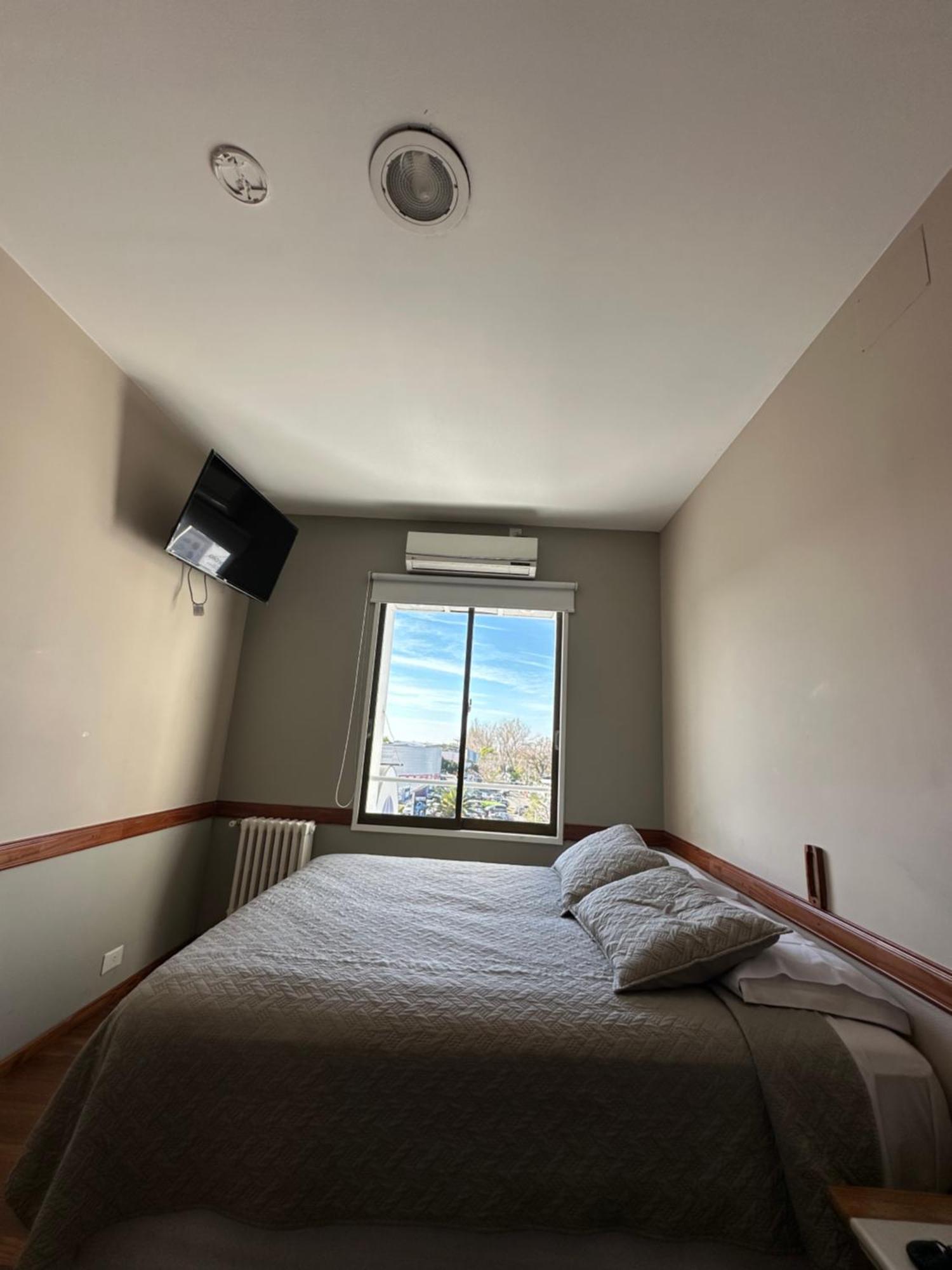 Hotel บิเซนเตโลเปซ ภายนอก รูปภาพ